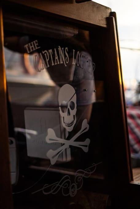 The Captains Locker - 30Ft Yacht ซานมิเกลเดียโบนา ภายนอก รูปภาพ