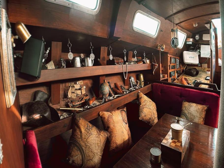 The Captains Locker - 30Ft Yacht ซานมิเกลเดียโบนา ภายนอก รูปภาพ
