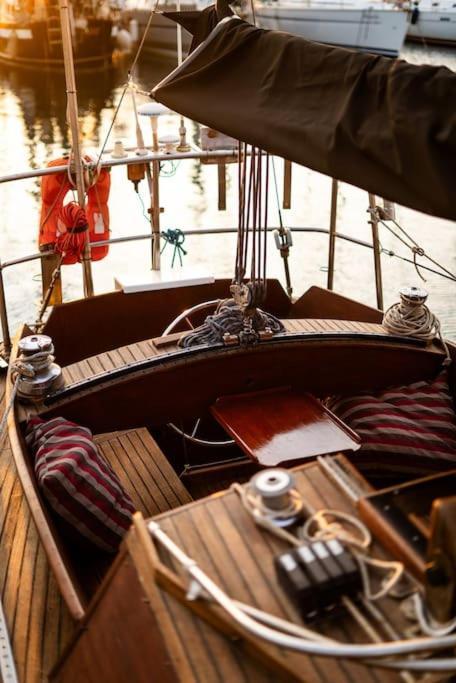 The Captains Locker - 30Ft Yacht ซานมิเกลเดียโบนา ภายนอก รูปภาพ