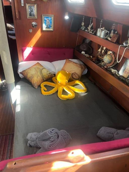 The Captains Locker - 30Ft Yacht ซานมิเกลเดียโบนา ภายนอก รูปภาพ