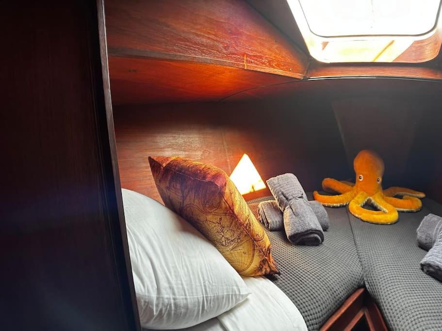 The Captains Locker - 30Ft Yacht ซานมิเกลเดียโบนา ภายนอก รูปภาพ