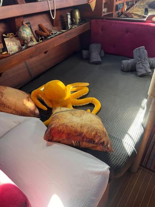 The Captains Locker - 30Ft Yacht ซานมิเกลเดียโบนา ภายนอก รูปภาพ
