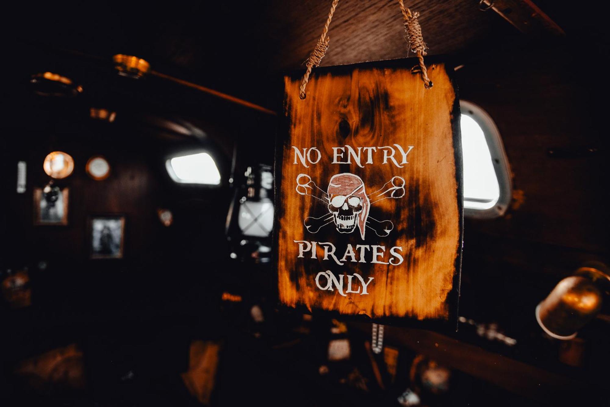 The Captains Locker - 30Ft Yacht ซานมิเกลเดียโบนา ภายนอก รูปภาพ